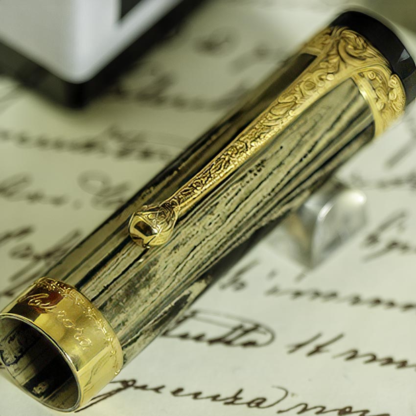 Aurora/Novelli Internazionale Ebonite Sand