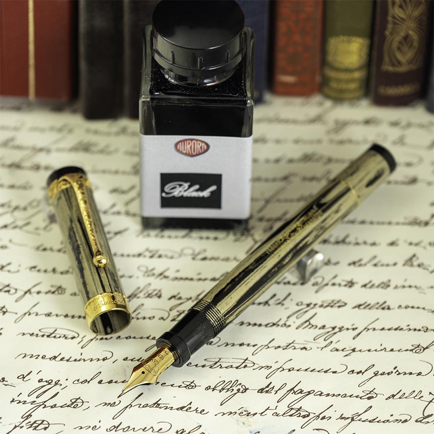 Aurora/Novelli Internazionale Ebonite Sand